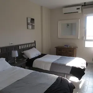 apartamento-1-dormitorio-con-vistas-edificio-jupiter.hotelsinnerja.org/